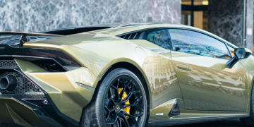 Los 10 mejores superdeportivos de 2024 Logo