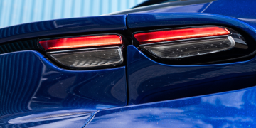 La inteligencia artificial en los superdeportivos: cómo está impactando los coches de lujo Logo