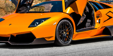 Cómo importar un Lamborghini o un Ferrari al Reino Unido Logo